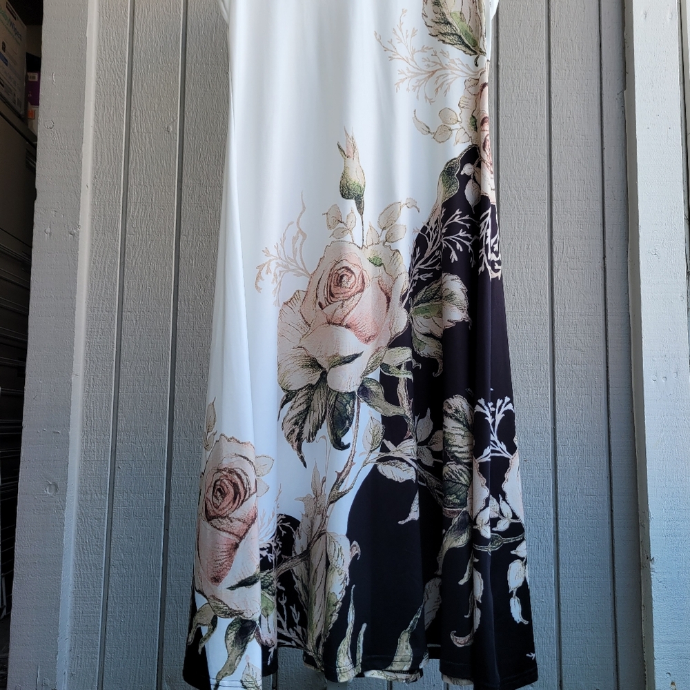 Silky Floral Vacation Dress Gorgeous Roses like new Black White Pink Sleeveless - Picture 8 of 13